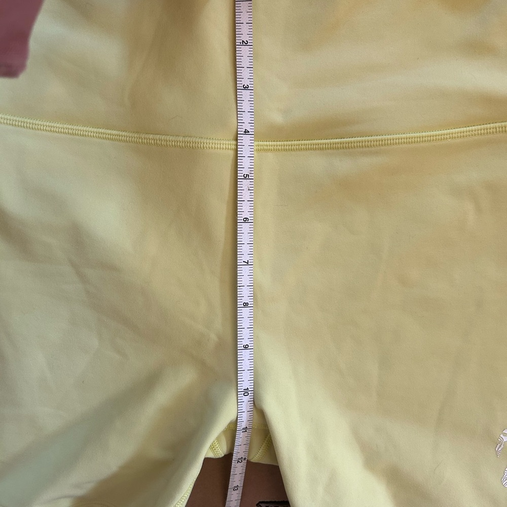 Peloton Yellow Women's Bike Shorts Size Medium - Picture 8 of 9
